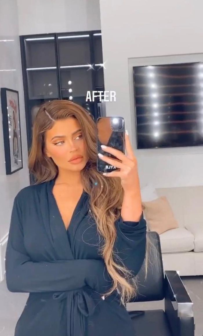 Gương mặt Kylie Jenner trước và sau khi trang điểm. Ảnh: @kyliejenner.