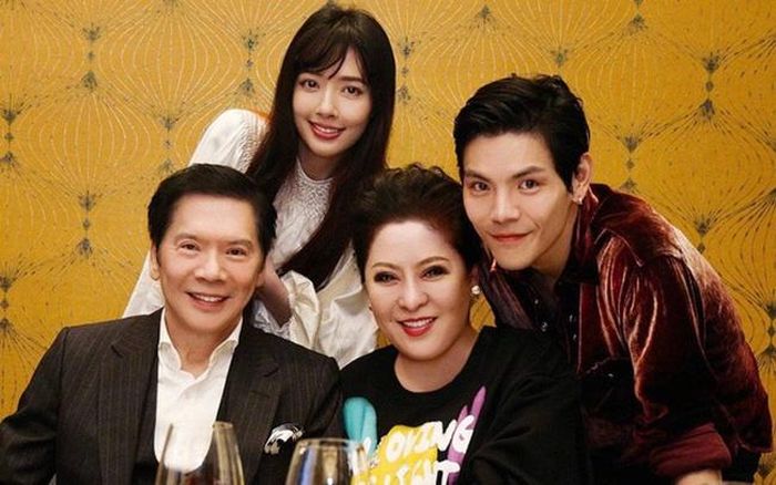  Ồn ào xoay quanh cuộc hôn nhân của vợ chồng Hướng Tả - Quách Bích Đình khiến Trần Lam phải đau đầu giải thích. 