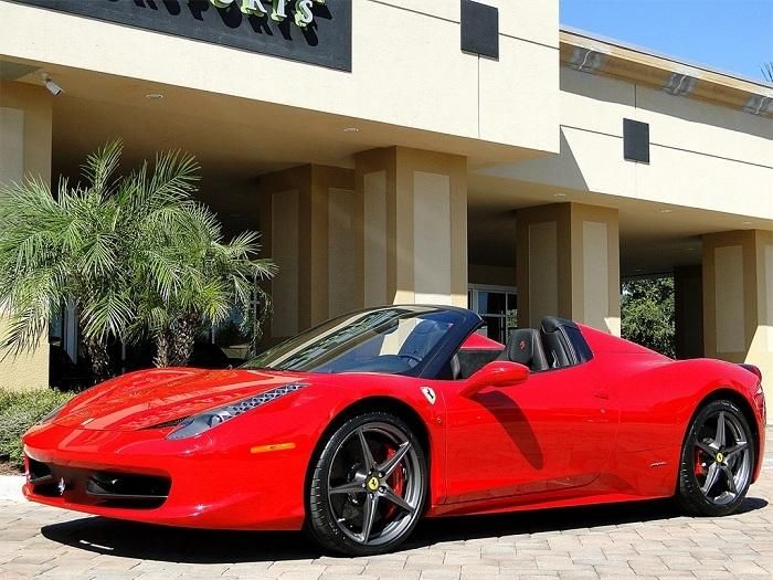 Chiếc siêu xe Ferrari F458 Spider có động cơ V8, dung tích 4.499 cc, công suất cực đại 570 mã lực tại 9.000 vòng/phút và mô-men xoắn 540 Nm tại 6.000 vòng/phút.