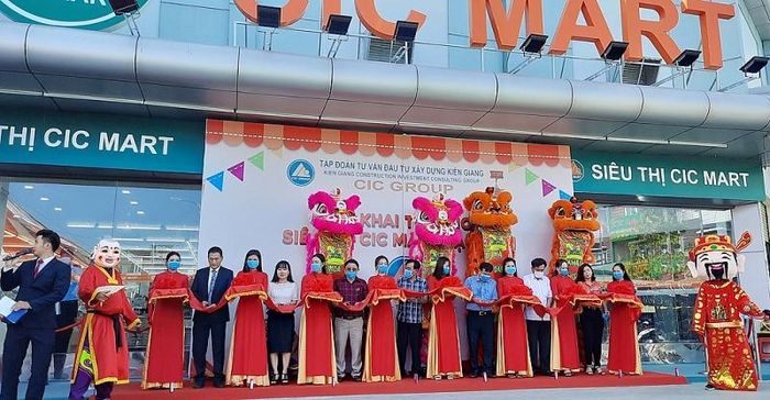 Siêu thị CIC Mart Rạch Sỏi tọa lạc tại Lô A1 - căn 9C, Trung tâm thương mại Rạch Sỏi, đường Nguyễn Chí Thanh, phường Rạch Sỏi, thành phố Rạch Giá, tỉnh Kiên Giang.
