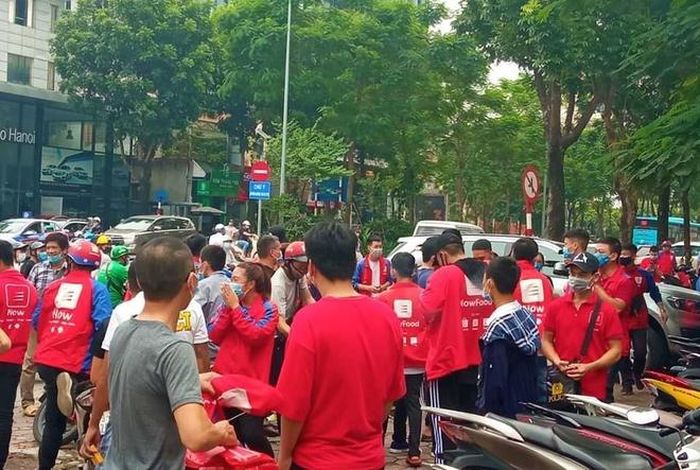  Tương tự Now, các ứng dụng gọi xe, chuyển phát đều vấp phải phản đối từ tài xế đối tác khi siết chính sách điểm thưởng. Ảnh: OFFB. 