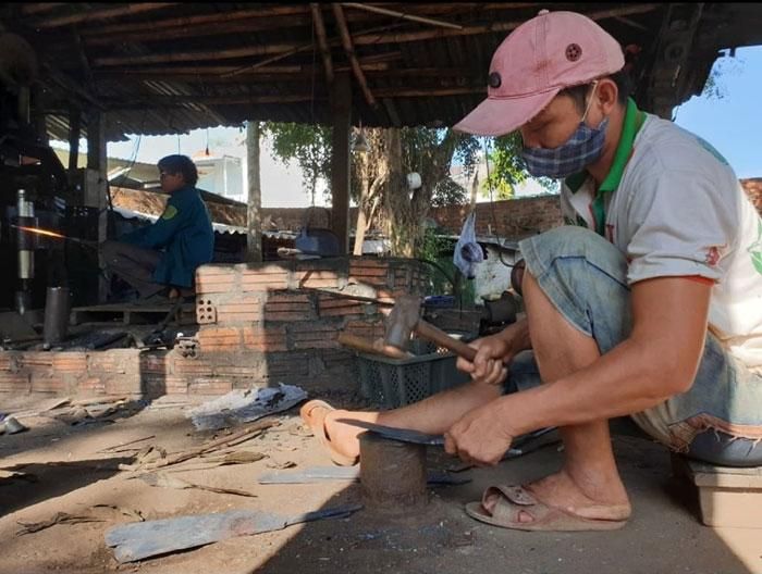 Những người thợ rèn luôn quyết tâm giữ nghề