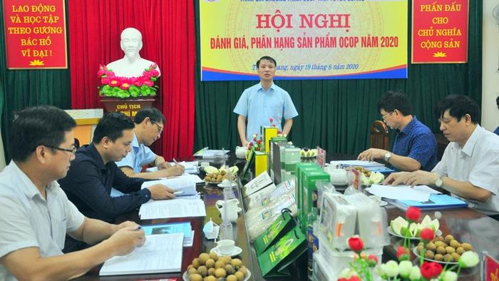 Hội đồng đánh giá, phân loại sản phẩm OCOP đợt 1 năm 2020.