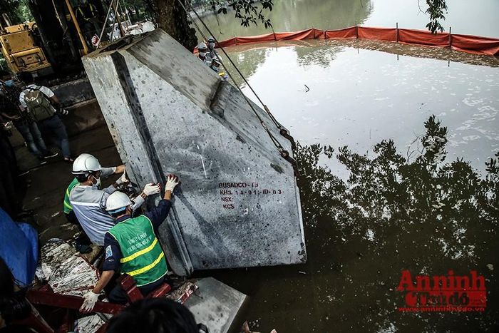 Điểm mới của công nghệ này là không dùng thép, nên chống được thấm, chống ngấm, chống ăn mòn, được đúc sẵn tại nhà máy, kiểm soát được chất lượng sản phẩm đồng đều.