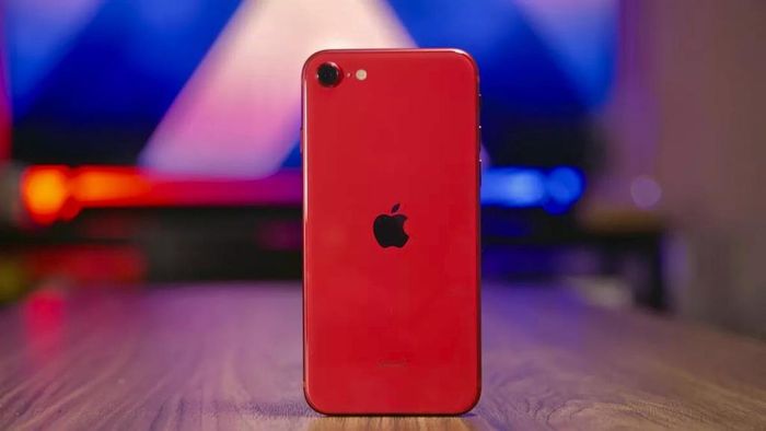  iPhone SE 2020 là mẫu iPhone duy nhất mà Apple ra mắt từ đầu năm. Ảnh: Cnet. 