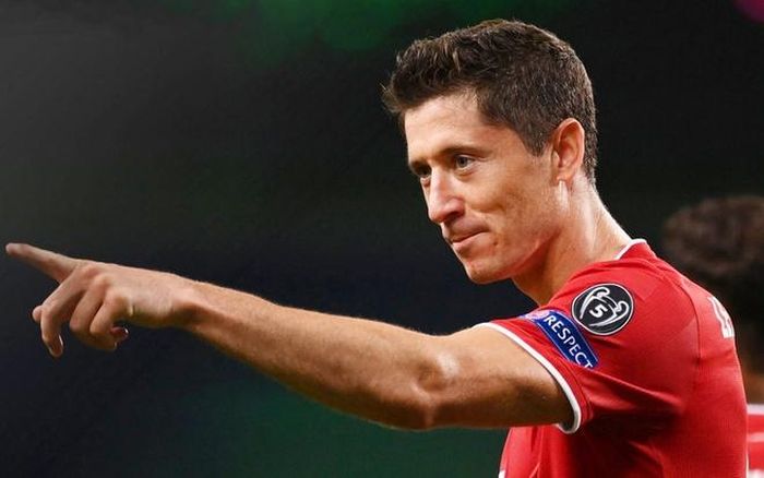  Nguồn cảm hứng dẫn lối Bayern đến chiến thắng là Robert Lewandowski, tác giả của 55 bàn trên mọi đấu trường. Tại Champions League, chân sút người Ba Lan ghi 15 bàn. Cựu sao Dortmund hoàn toàn có thể nâng cao thành tích. 