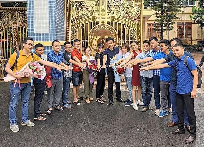 "Quyết tâm chiến thắng, hết dịch chúng tôi sẽ về".