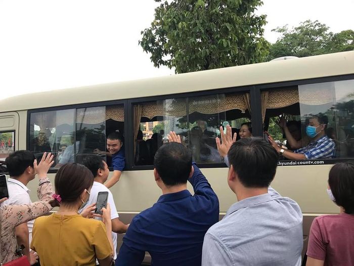 Chúc mọi người lên đường bình an, sớm chiến thắng trở về