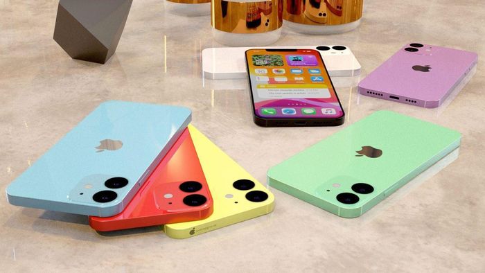 Chia sẻ nguyên nhân iPhone 12 bán trễ so với mọi năm, SlashGear dự đoán phần lớn do sự bùng phát của dịch Covid-19. Việc đóng cửa nhà máy, hạn chế đi lại khiến dây chuyền sản xuất bị đình trệ. Ngoài ra, thế hệ này cũng có những thay đổi thiết kế bên trong vào phút chót.