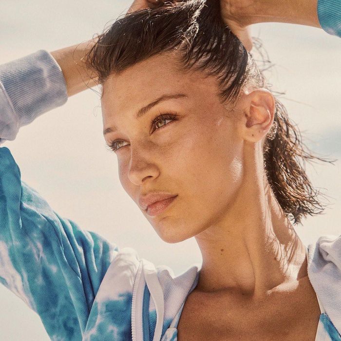 Em gái "chân dài" Gigi Hadid có nhan sắc đẹp tự nhiên được cho là tỉ lệ gương mặt hoàn hảo, theo các chuyên gia về sắc đẹp.