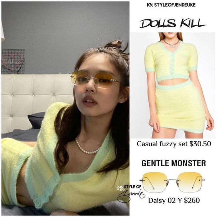Trong đợt quảng bá bộ sưu tập kính mắt thiết kế cùng Gentle Monster, Jennie gây chú ý khi đăng ảnh mặc bộ đồ màu vàng chanh nổi bật. Nhiều người bất ngờ khi biết giá váy áo nữ thần tượng diện, vào khoảng 30 USD. Ảnh: @styleofjendeuke.