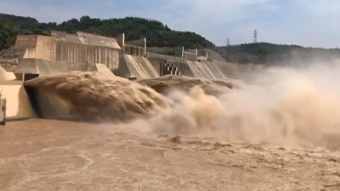  Hôm 17/8, Bộ Thủy lợi Trung Quốc cũng kêu gọi chính quyền địa phương cảnh giác, đặc biệt là các khu vực dọc theo thượng nguồn sông Trường Giang và trung lưu sông Hoàng Hà, Hải Hà, Tùng Hoa và Liêu Hà. Ảnh: Chinanews. 