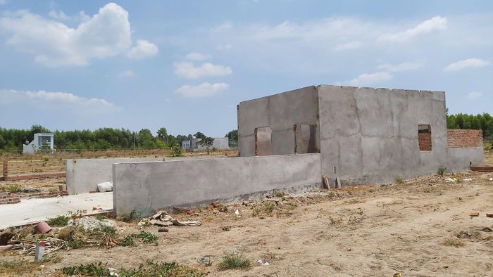 "Dự án ma" của Công ty Hoàng Long vẽ ra bán cho khách. Ảnh: VŨ PHONG