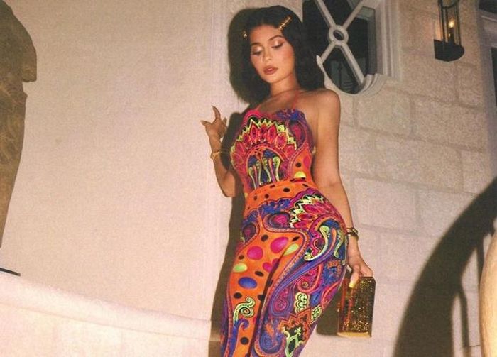  Kylie Jenner yêu thích trang phục cổ điển. Ảnh: Famoza. 