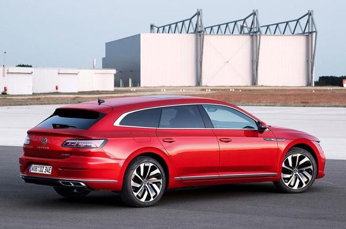  Thế hệ mới của Passat vẫn có phiên bản wagon giống Arteon. 