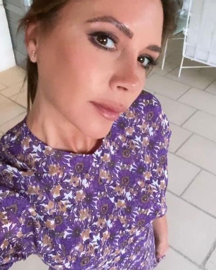 Thời gian gần đây, váy hoa xuất hiện trên trang cá nhân của Victoria nhiều hơn. Ảnh: @victoriabeckham.