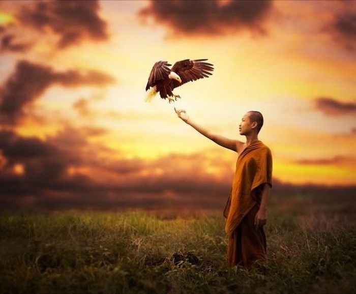 Phản bội là nhát dao kinh khủng nhất đâm vào tim (Ảnh minh họa)