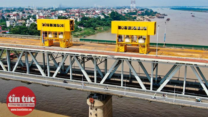 Trạm trộn bê tông đã được lắp đặt ngay tại công trường.