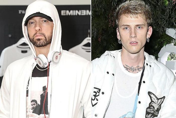  Căng thẳng giữa Machine Gun Kelly (MGK) - bạn trai hiện tại của Megan Fox - với Eminem bắt nguồn từ dòng tweet của rapper trẻ. Năm 2012, MGK có lời khiếm nhã với Hailie Jade - cô con gái khi ấy mới 16 tuổi của Eminem. Đến năm 2018, giọng ca The Real Slim Shady phát hành album Kamikaze. Trong đĩa nhạc, anh thẳng thừng nhắc tên đàn em bằng lời lẽ gắt gỏng qua ca khúc Not Alike vì câu chuyện trong quá khứ. Ảnh: Getty. 