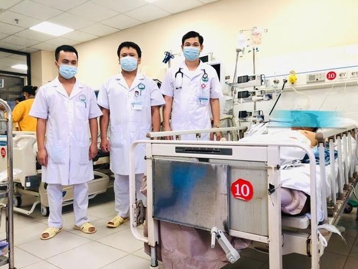 Người bệnh hiện tiếp tục được theo dõi, điều trị tại Khoa Hồi sức tích cực, Bệnh viện đa khoa tỉnh Hòa Bình - Ảnh: BSCC