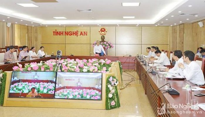 Quang cảnh hội nghị trực tuyến tại điểm cầu Nghệ An. Ảnh: Phạm Bằng