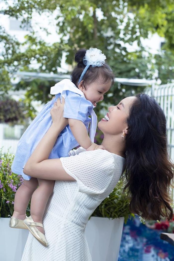 Con gái nhỏ của Ngọc Anh có tên Minh Anh. Tên gọi ở nhà của bé là Mia.