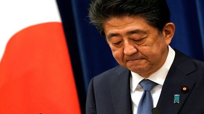 Thời điểm từ chức, ông Shinzo Abe đã 65 tuổi và sức khỏe đang bị suy giảm bởi chứng viêm loét đại tràng kinh niên (Ảnh: REUTERS)