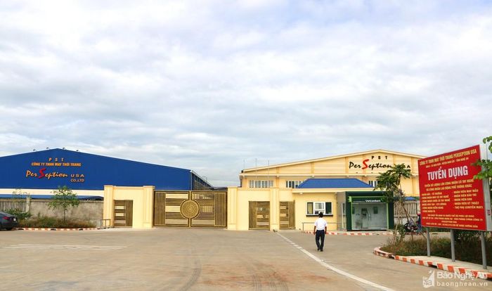 Tổ hợp Nhà máy may và giày da Nghi Diên sử dụng gần 1.000 lao động. Ảnh: Nguyễn Hải