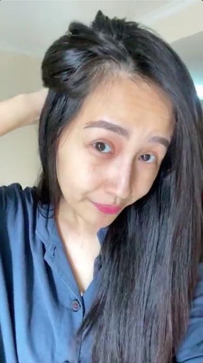 Mai Phương Thúy khoe mặt mộc. Ảnh: Chụp màn hình.