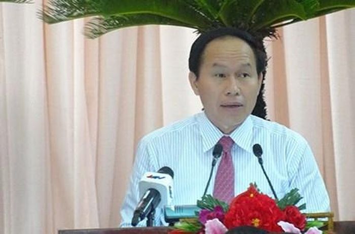 Bộ Chính trị chuẩn y đồng chí Lê Tiến Châu giữ chức Bí thư Tỉnh ủy Hậu Giang, nhiệm kỳ 2015 - 2020.