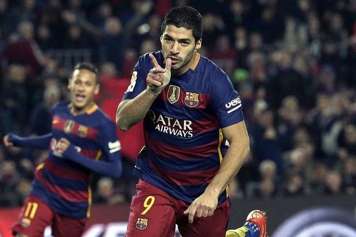  Vẫn muốn ở lại Nou Camp thêm một năm nữa nhưng với sự phũ phàng của giới thượng tầng Barca nên chân sút người Uruguay đã quyết tâm ra đi.