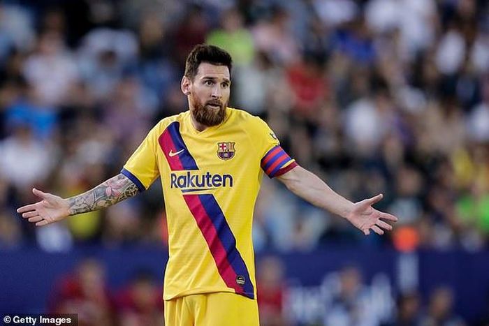 Messi tự loại mình khỏi tập thể Barca ở mùa giải 2020/21. Ảnh: Getty.