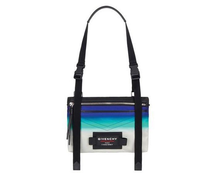 Giá: 25,5 triệu đồng trên givenchy.com.