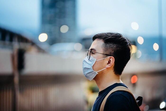 Mọi người nên duy trì thực hiện các biện pháp vệ sinh cá nhân, đồng thời khử trùng thường xuyên các bề mặt có khả năng bị lây nhiễm. (Ảnh: Getty Images)
