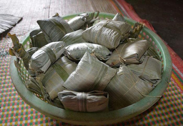 Bánh rợm, bánh gai, bánh chuối là món ăn không thể thiếu dịp Rằm tháng Bảy của đồng bào Tày.