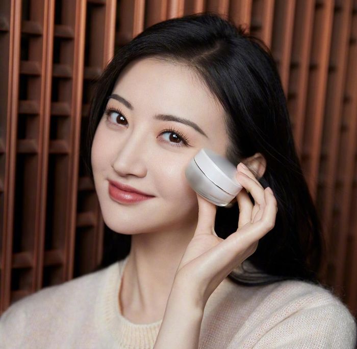 Người tiêu dùng vì tin tưởng nghệ sĩ nên mua sản phẩm.