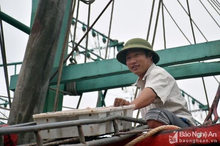 Niềm vui của ngư dân sau mỗi chuyến biển. Ảnh: Xuân Hoàng