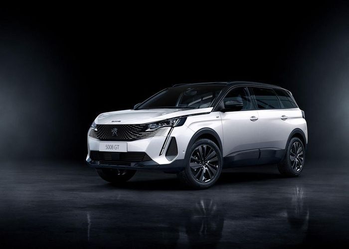 Tại thị trường châu Âu, Peugeot 5008 2021 có 4 tùy chọn động cơ là xăng 1.2L, xăng 1.6L, diesel 1.5L và diesel 2.0L. Giá bán của mẫu xe này vẫn chưa được công bố.
