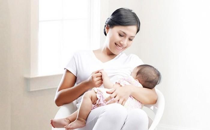 Mẹ ít sữa phải làm sao để khắc phục là lo lắng của nhiều bà mẹ - Ảnh Internet