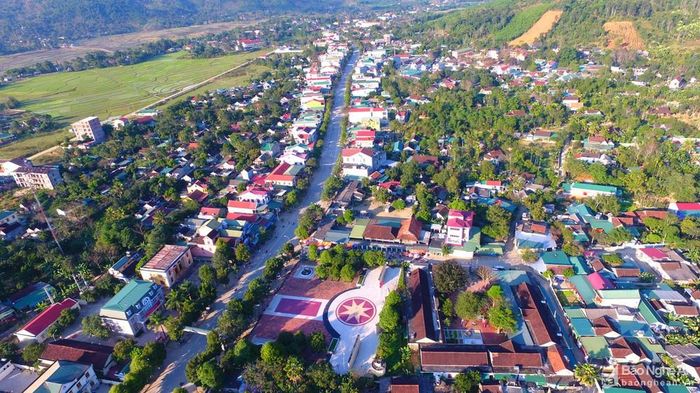Quang cảnh thị trấn Kim Sơn (Quế Phong). Ảnh: Sách Nguyễn