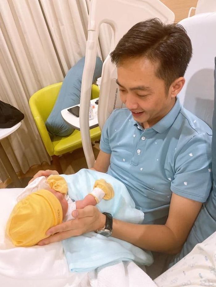 Cường Đô la hạnh phúc bên con