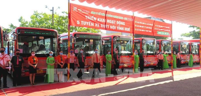 Xe buýt chất lượng cao hoạt động nội tuyến với tần suất hoạt động 234 lượt xe/ngày. Ảnh: Tường Vi - TTXVN 