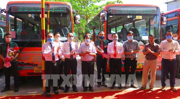 Chính thức đưa vào hoạt động 5 tuyến xe buýt nội tỉnh từ sáng 5/9/2020. Ảnh: Tường Vi - TTXVN