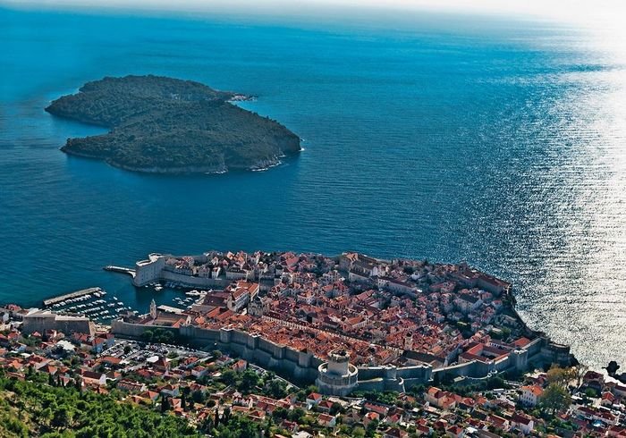 Nhờ dự án SeaClear, bờ biển Dubrovnik sẽ sạch rác thải dưới nước trong tương lai. 