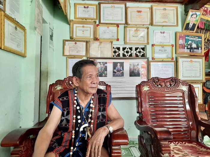 Ông Alăng Bảy kể về những trận đánh hiển hách trên đỉnh Trường Sơn.
