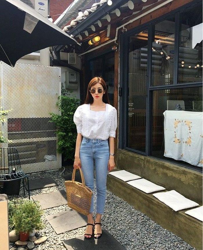 Kiểu áo này sẽ tôn lên nét nữ tính của mọi cô gái.