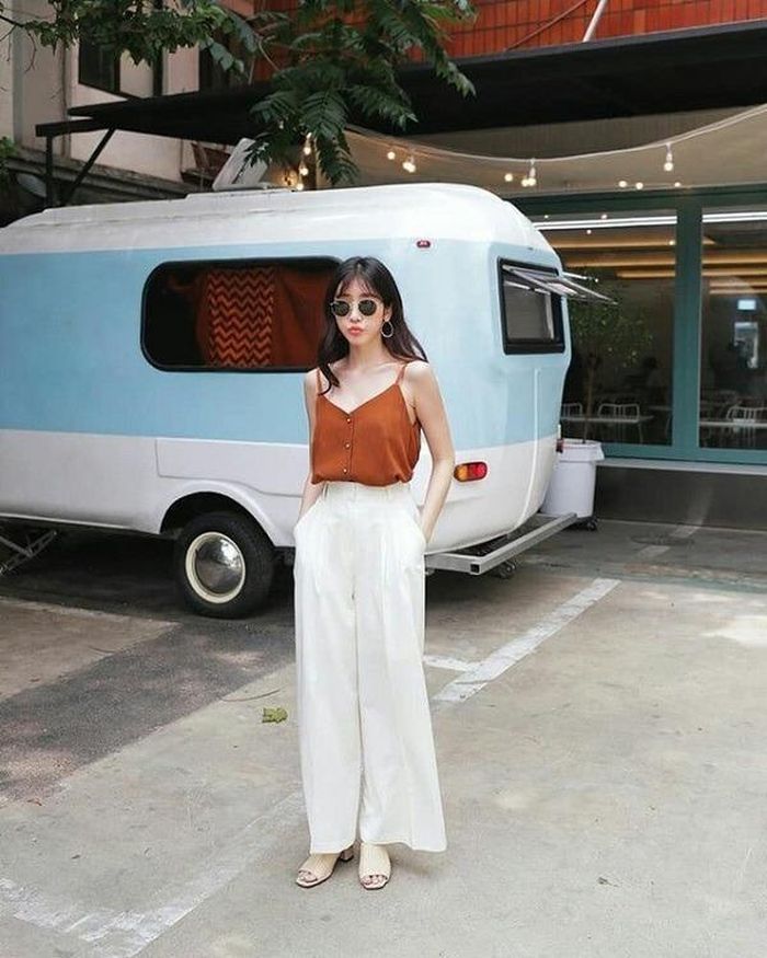 Các cô gái hãy chọn quần ống rộng để thoải mái và dễ chịu.