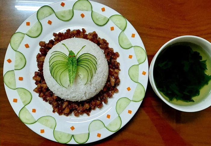 Cánh bướm từ dưa chuột