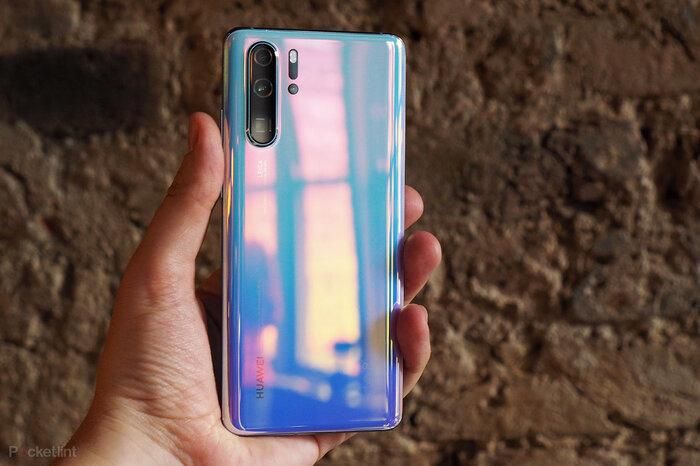 Hồi tháng 4, Huawei bất ngờ vượt Samsung thành nhà sản xuất smartphone lớn nhất thế giới bất chấp lệnh cấm từ Mỹ. Ảnh: Pocket-lint