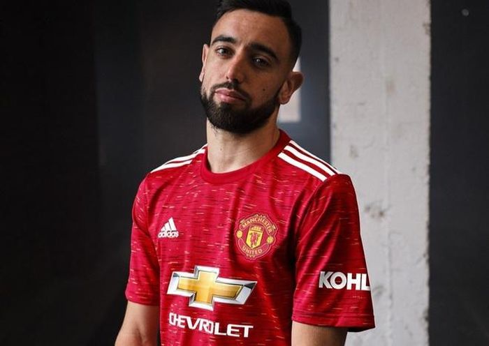  Trước đó, ngày 4/8, Man Utd đã công bố mẫu áo sân nhà ở mùa giải 2020/21 với nhiều điểm khác biệt so với những thiết kế trước đó.